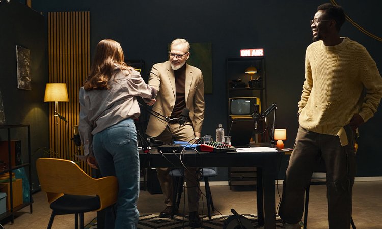 establish-strong-media-relationships-rather-than-mass-outreach